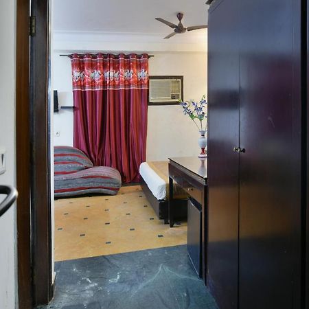 Hotel Revels By A1Rooms New Delhi Ngoại thất bức ảnh