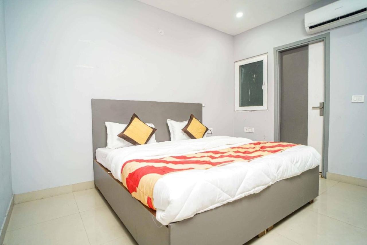 Hotel Revels By A1Rooms New Delhi Ngoại thất bức ảnh