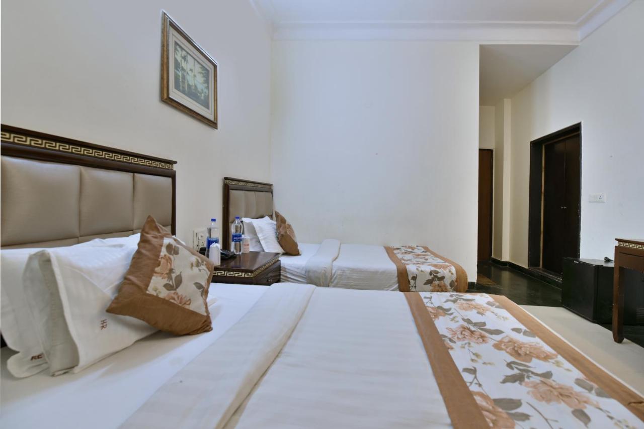 Hotel Revels By A1Rooms New Delhi Ngoại thất bức ảnh