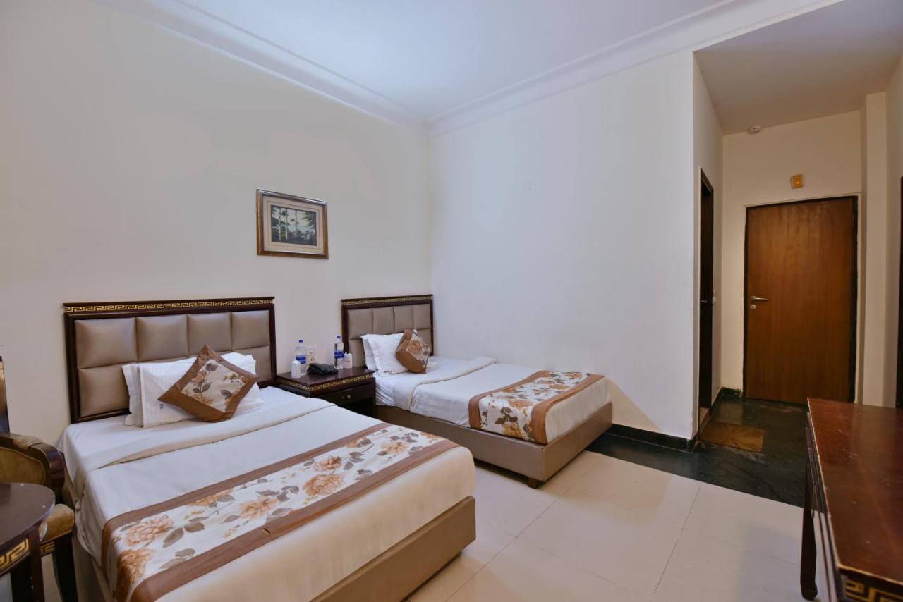 Hotel Revels By A1Rooms New Delhi Ngoại thất bức ảnh