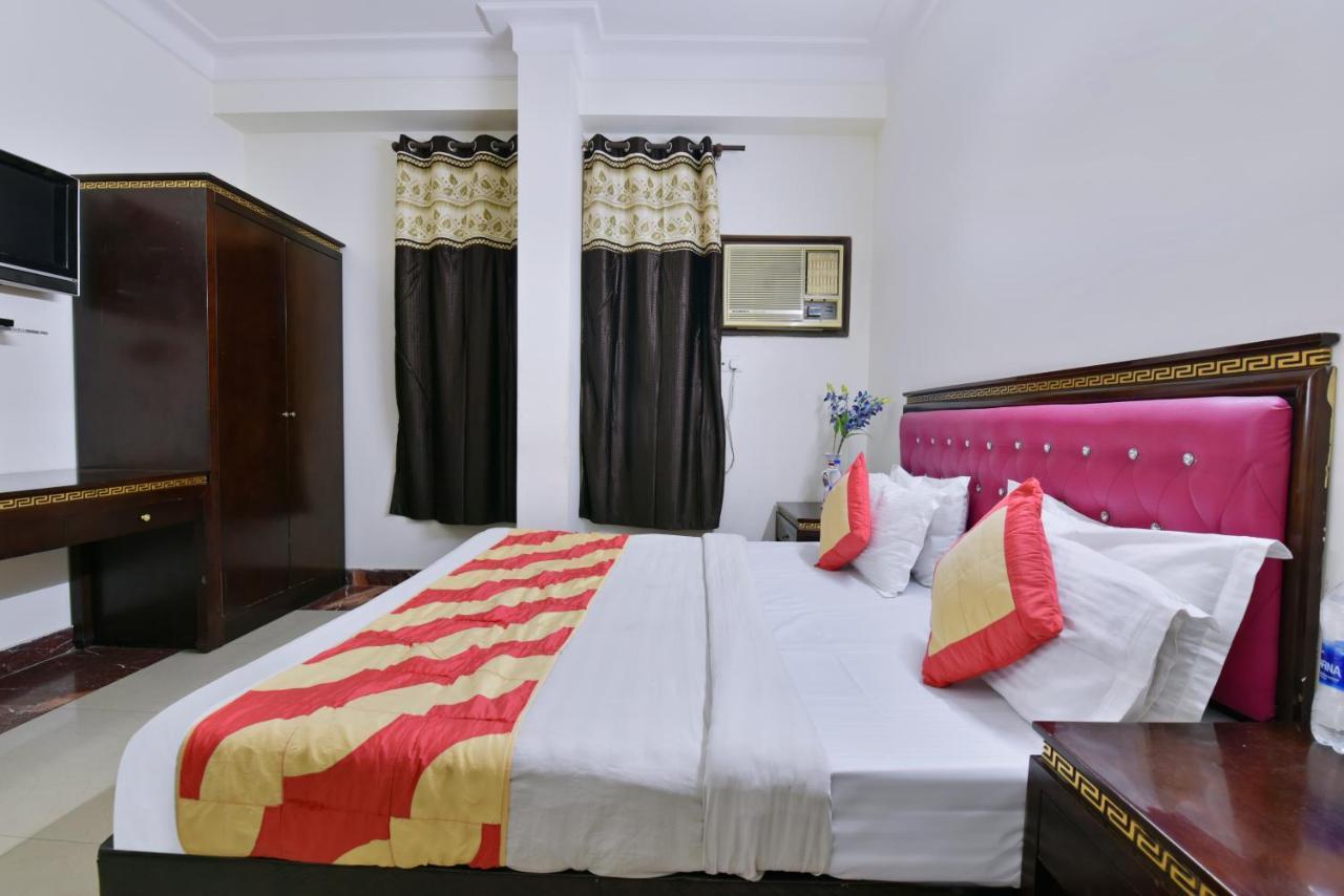 Hotel Revels By A1Rooms New Delhi Ngoại thất bức ảnh