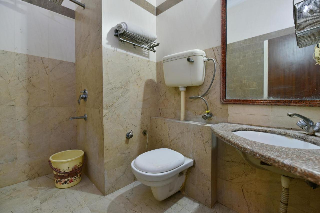 Hotel Revels By A1Rooms New Delhi Ngoại thất bức ảnh
