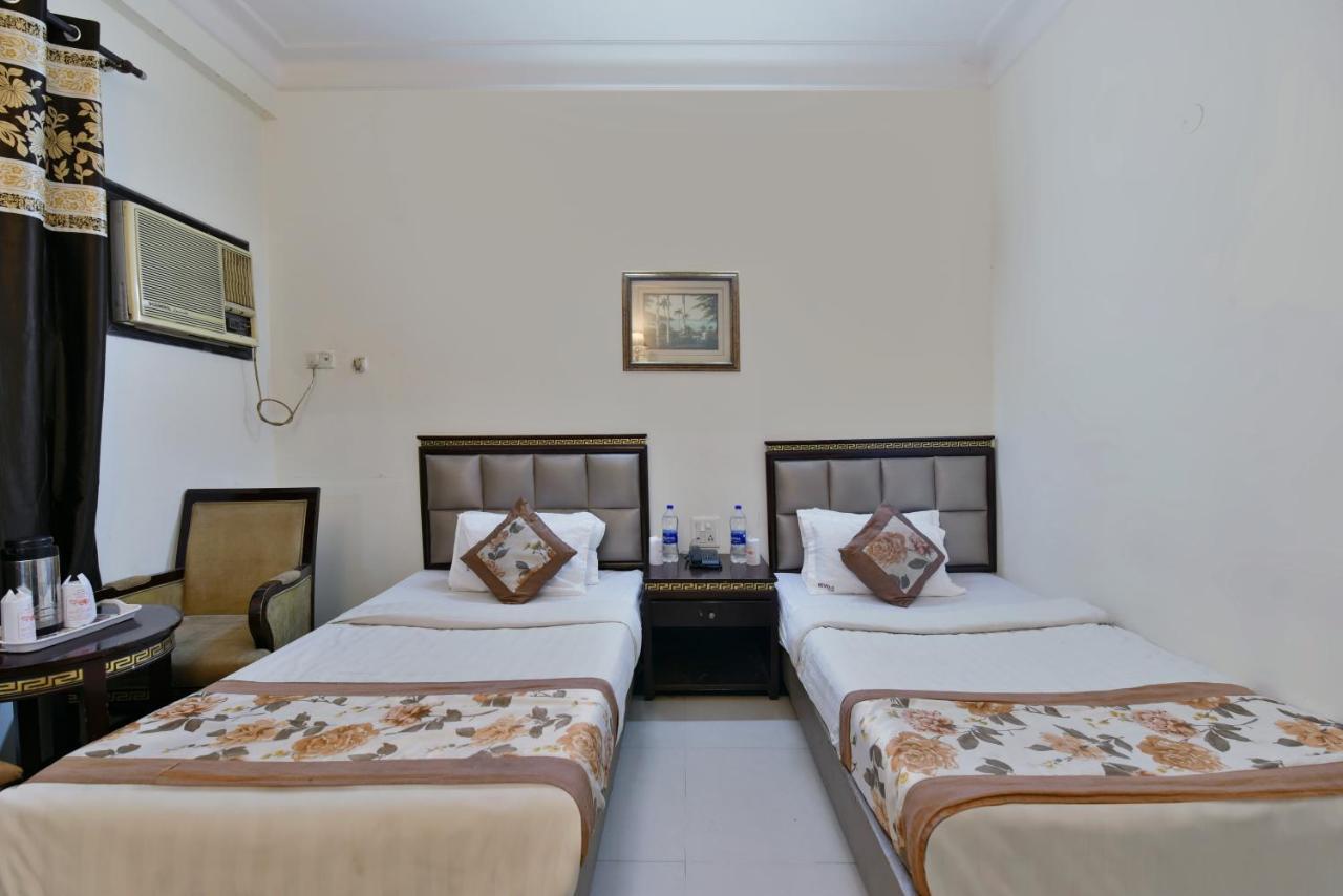 Hotel Revels By A1Rooms New Delhi Ngoại thất bức ảnh