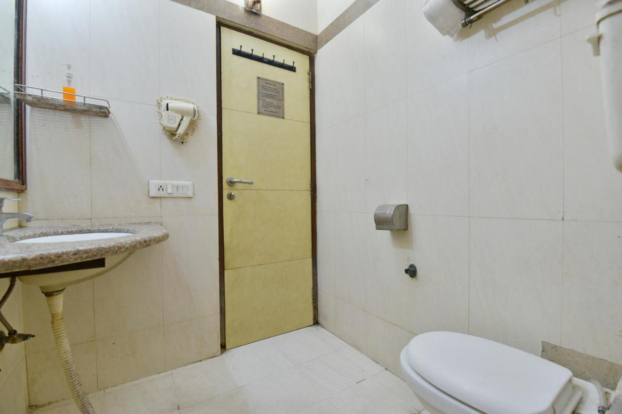 Hotel Revels By A1Rooms New Delhi Ngoại thất bức ảnh