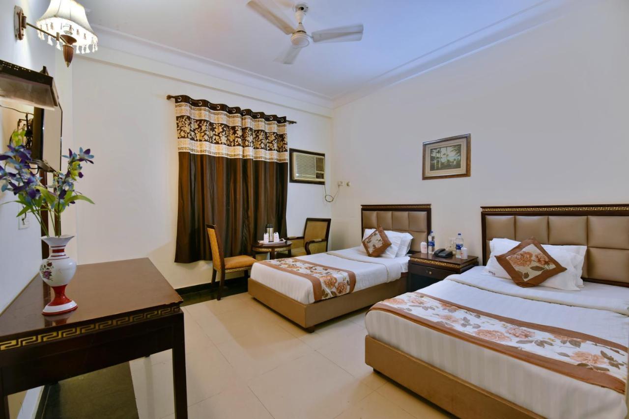 Hotel Revels By A1Rooms New Delhi Ngoại thất bức ảnh