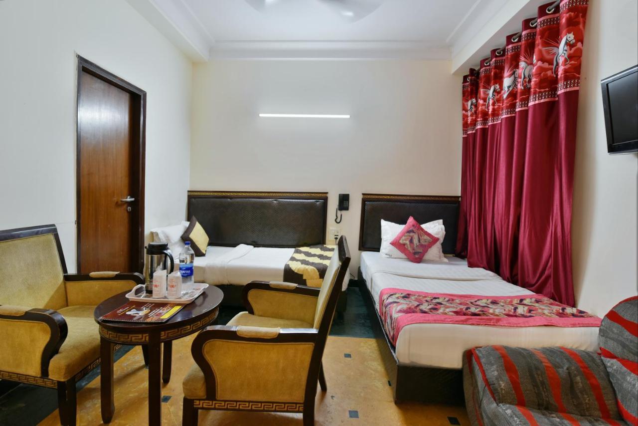 Hotel Revels By A1Rooms New Delhi Ngoại thất bức ảnh