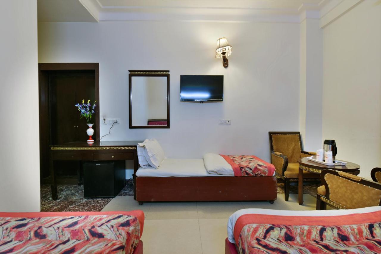 Hotel Revels By A1Rooms New Delhi Ngoại thất bức ảnh