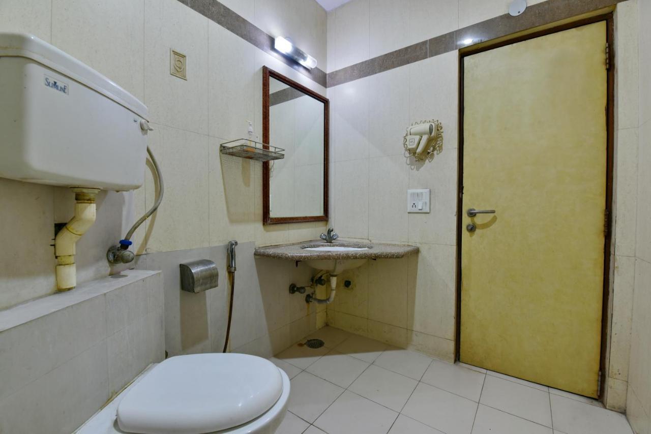 Hotel Revels By A1Rooms New Delhi Ngoại thất bức ảnh