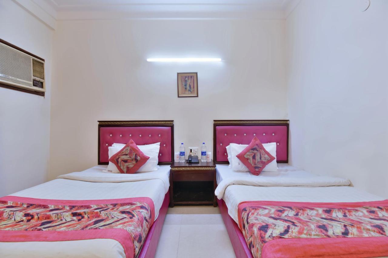 Hotel Revels By A1Rooms New Delhi Ngoại thất bức ảnh