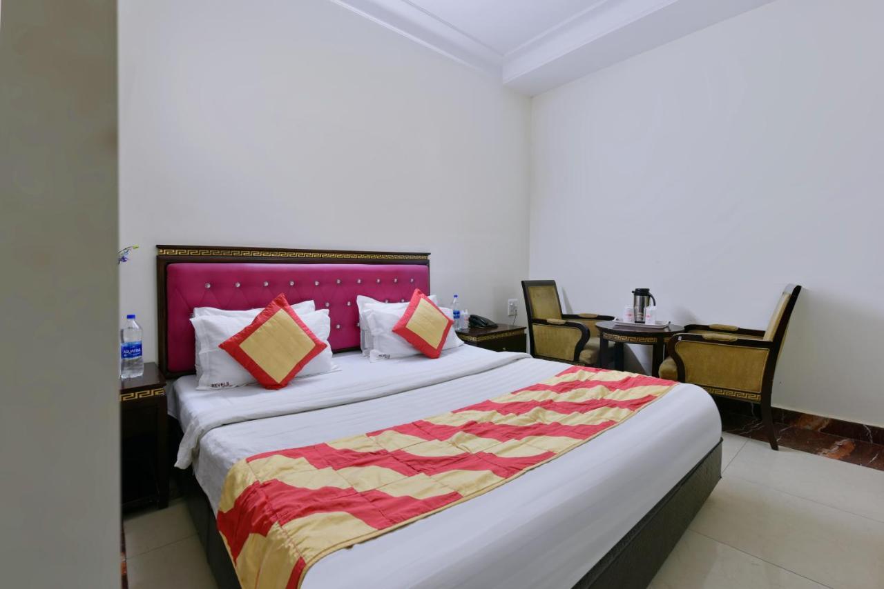 Hotel Revels By A1Rooms New Delhi Ngoại thất bức ảnh