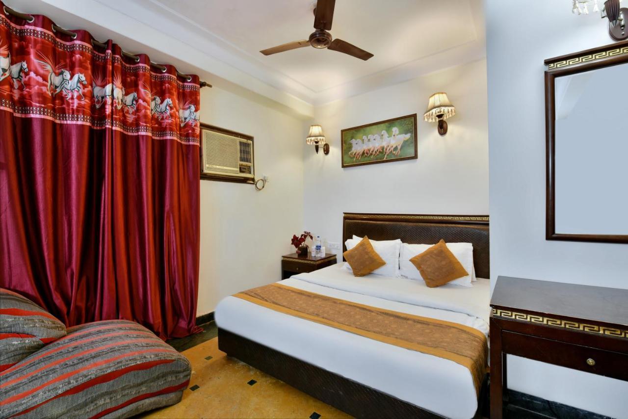 Hotel Revels By A1Rooms New Delhi Ngoại thất bức ảnh
