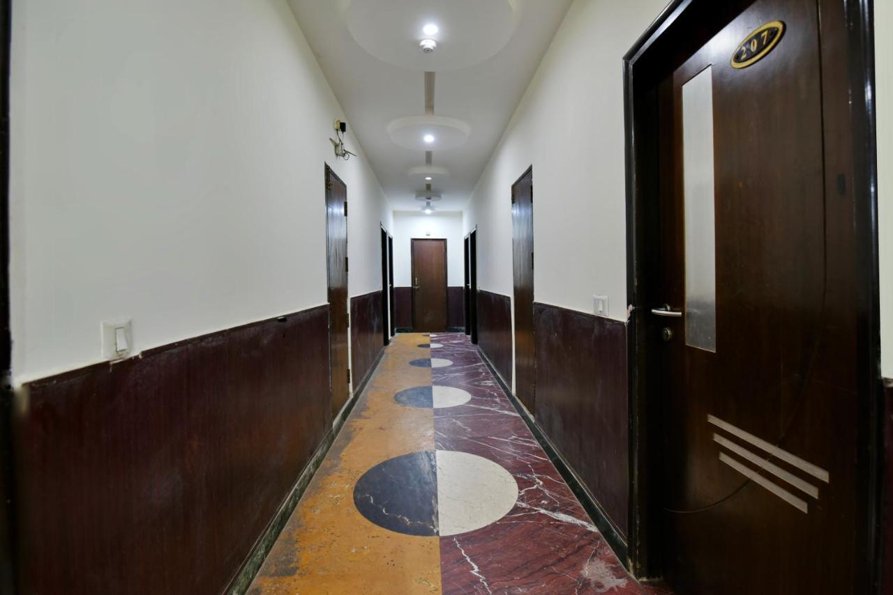 Hotel Revels By A1Rooms New Delhi Ngoại thất bức ảnh