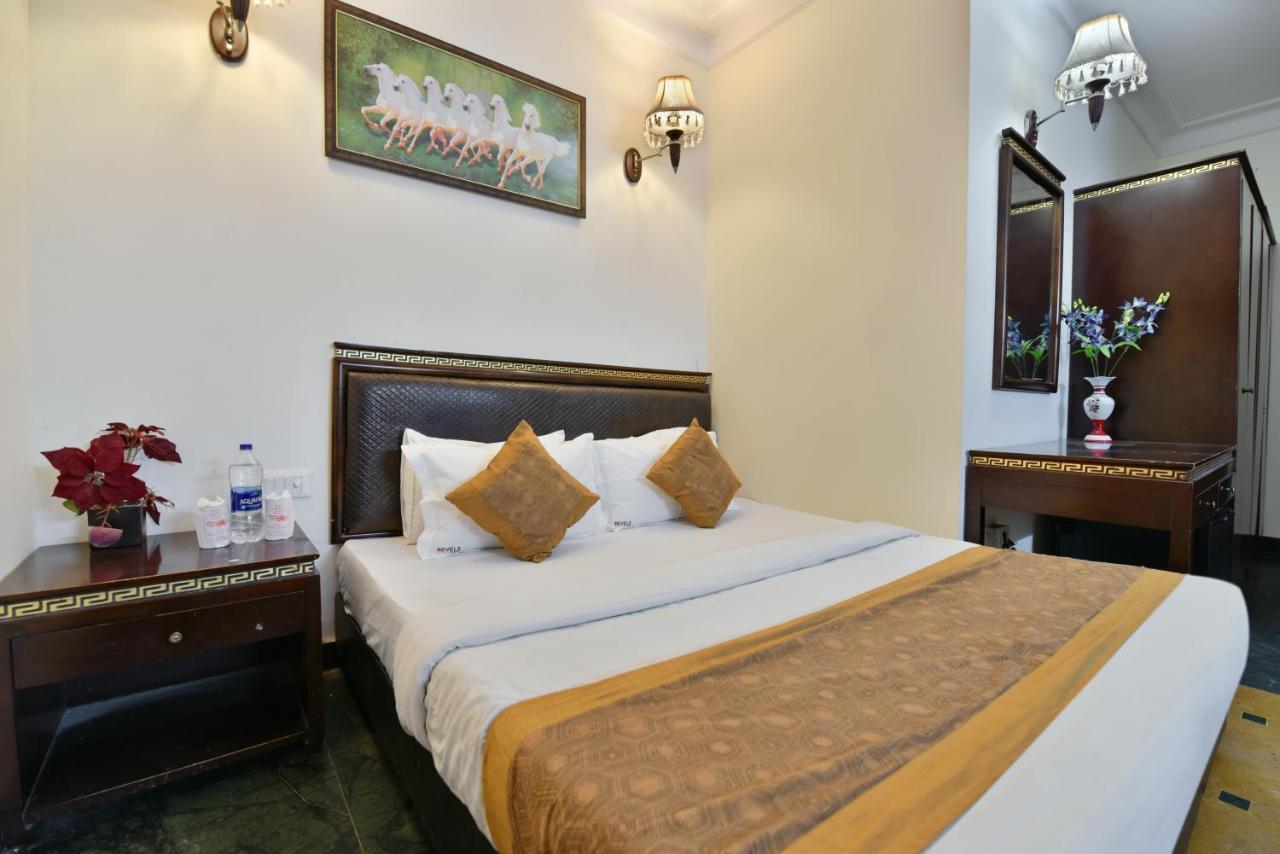 Hotel Revels By A1Rooms New Delhi Ngoại thất bức ảnh