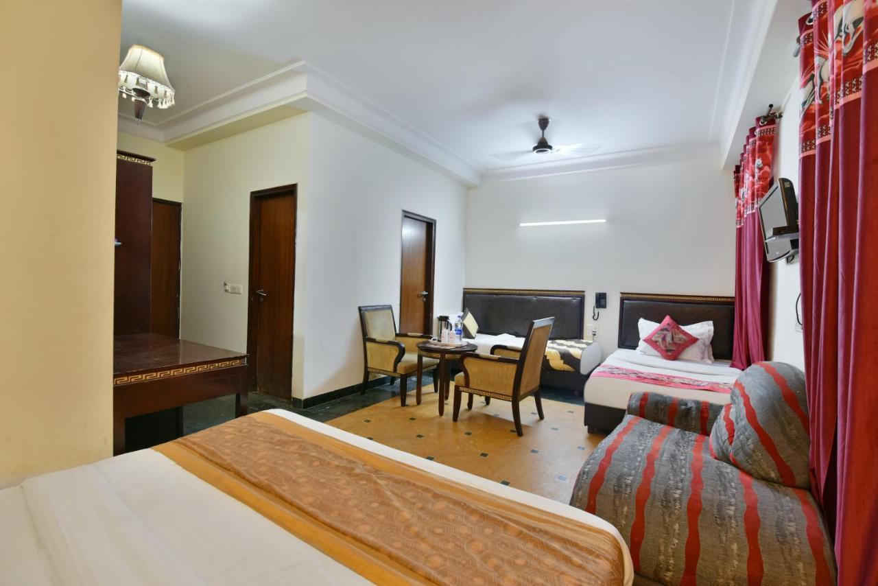 Hotel Revels By A1Rooms New Delhi Ngoại thất bức ảnh