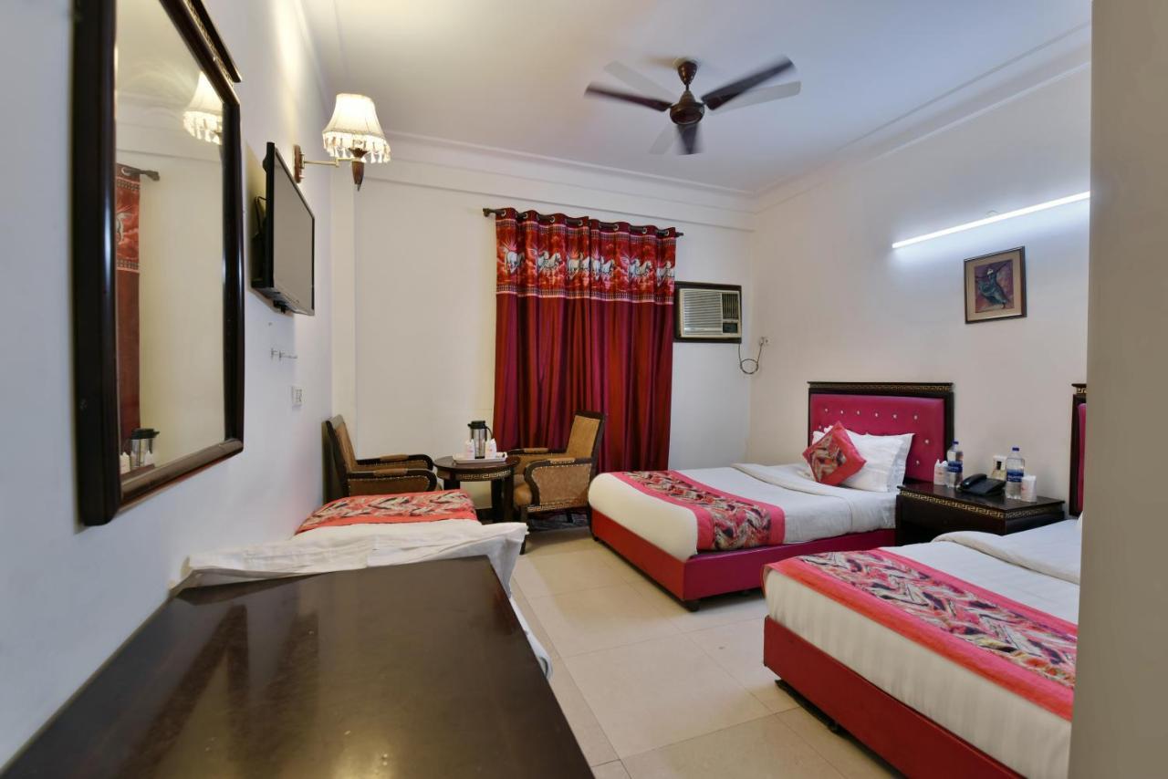 Hotel Revels By A1Rooms New Delhi Ngoại thất bức ảnh