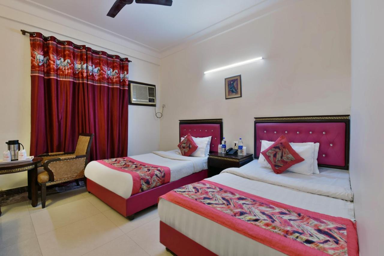 Hotel Revels By A1Rooms New Delhi Ngoại thất bức ảnh