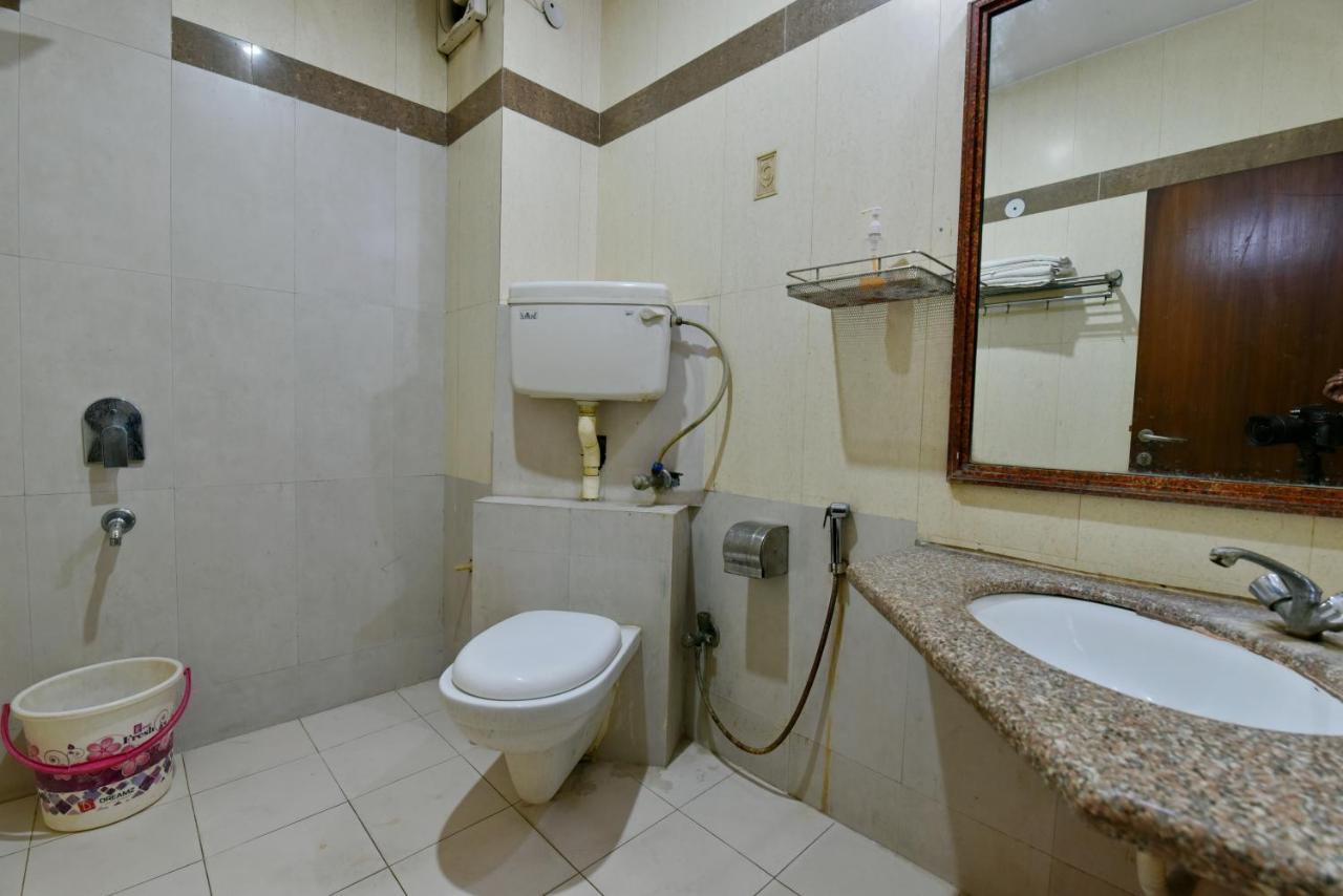 Hotel Revels By A1Rooms New Delhi Ngoại thất bức ảnh