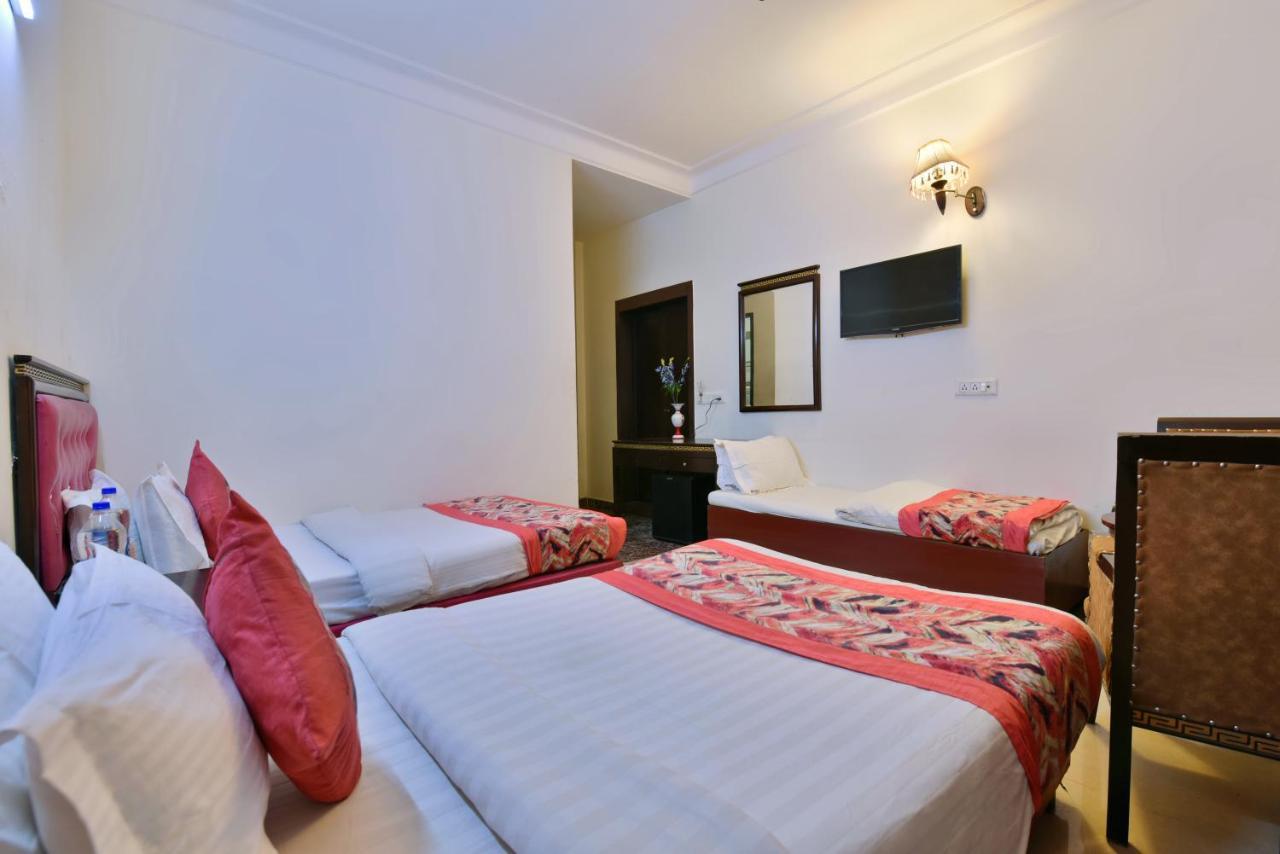 Hotel Revels By A1Rooms New Delhi Ngoại thất bức ảnh