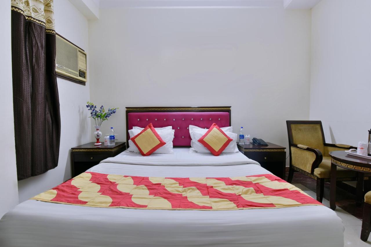 Hotel Revels By A1Rooms New Delhi Ngoại thất bức ảnh