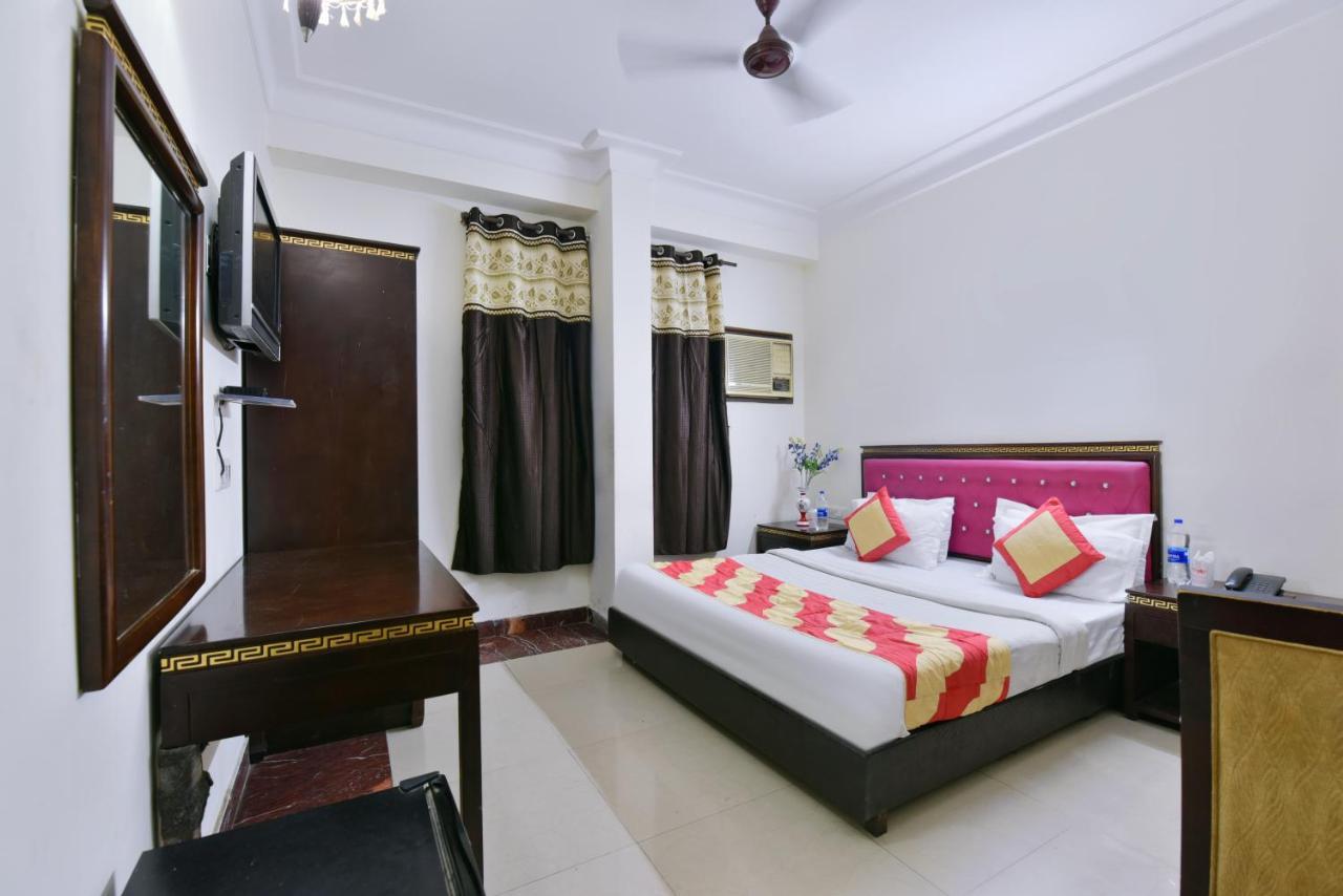 Hotel Revels By A1Rooms New Delhi Ngoại thất bức ảnh