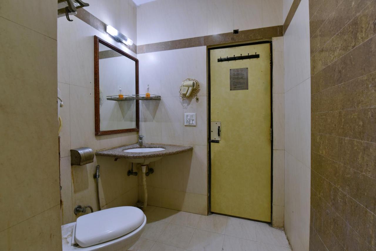 Hotel Revels By A1Rooms New Delhi Ngoại thất bức ảnh